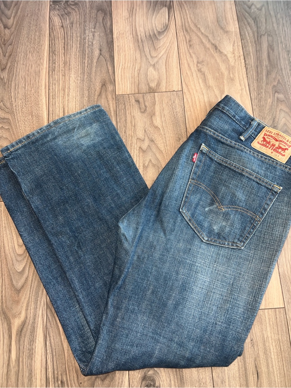 Levi's 527 Jeans Medium Wash Distressed Zip-Fly